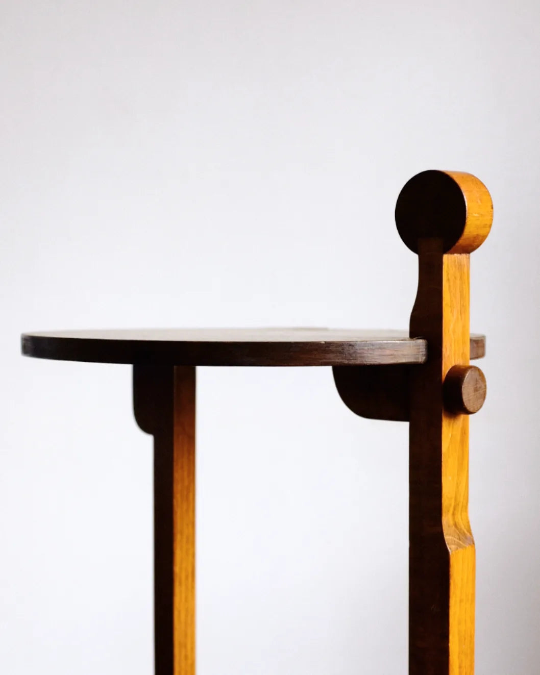 Etagere en bois par André Groult