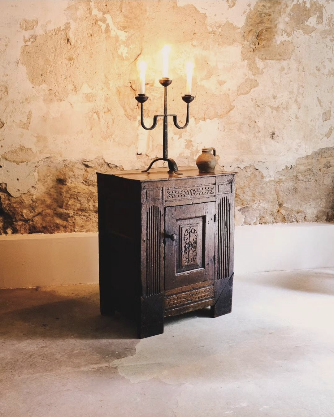 Petit cabinet en chêne