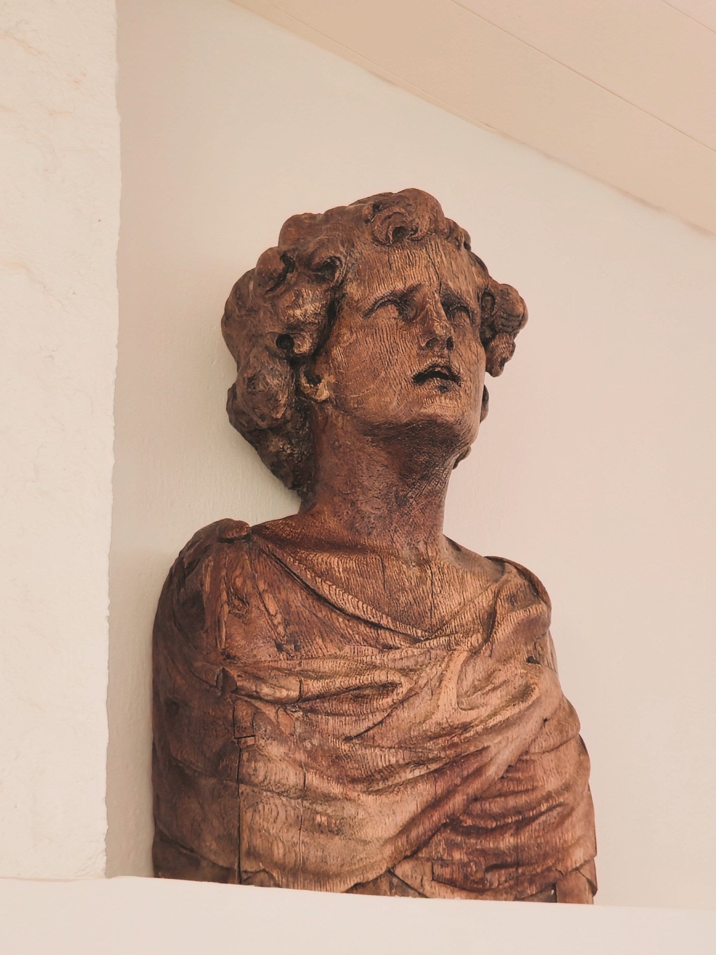 Buste sculpté en bois à l’antique, 18 eme siecle