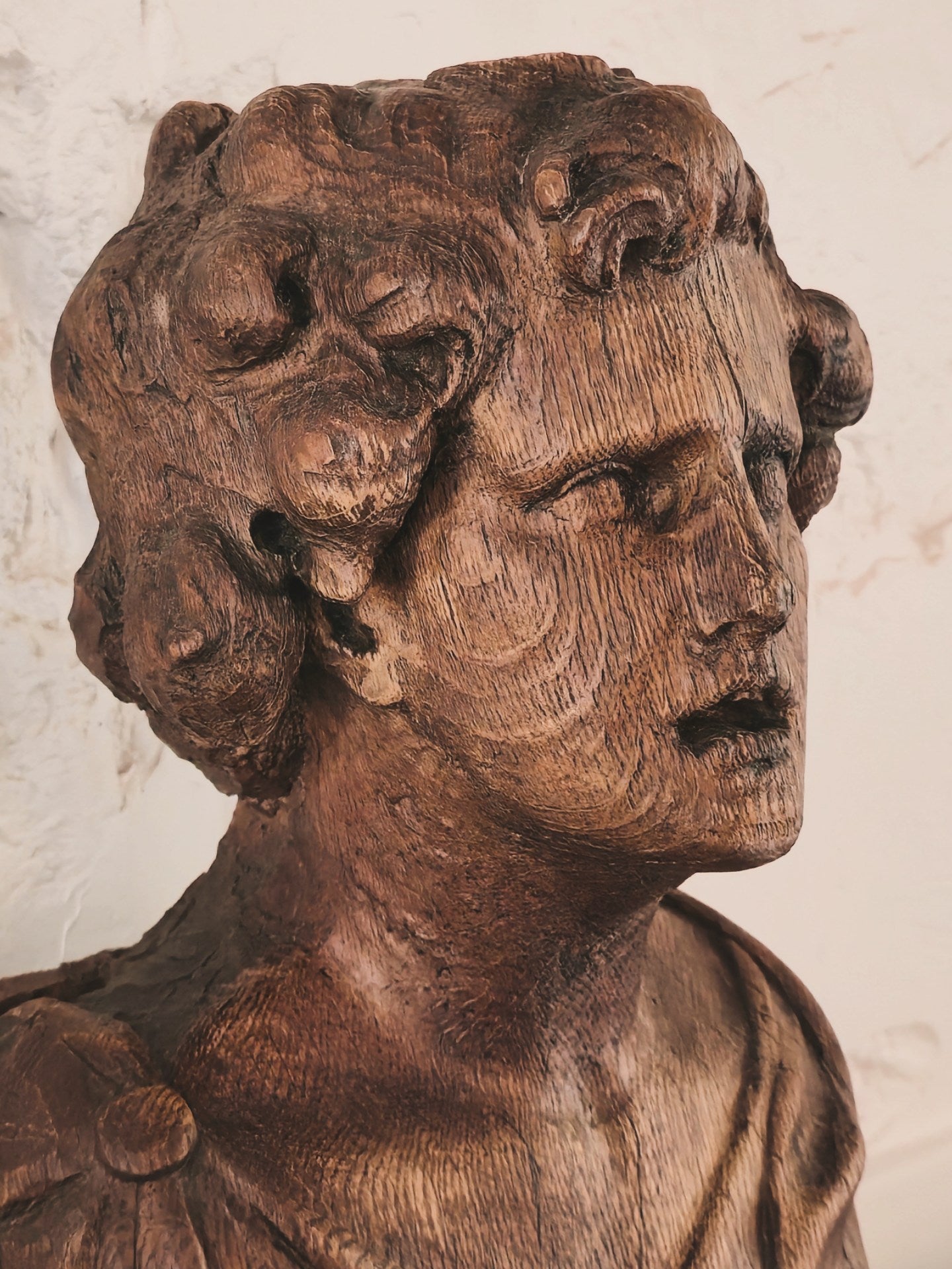 Buste sculpté en bois à l’antique, 18 eme siecle