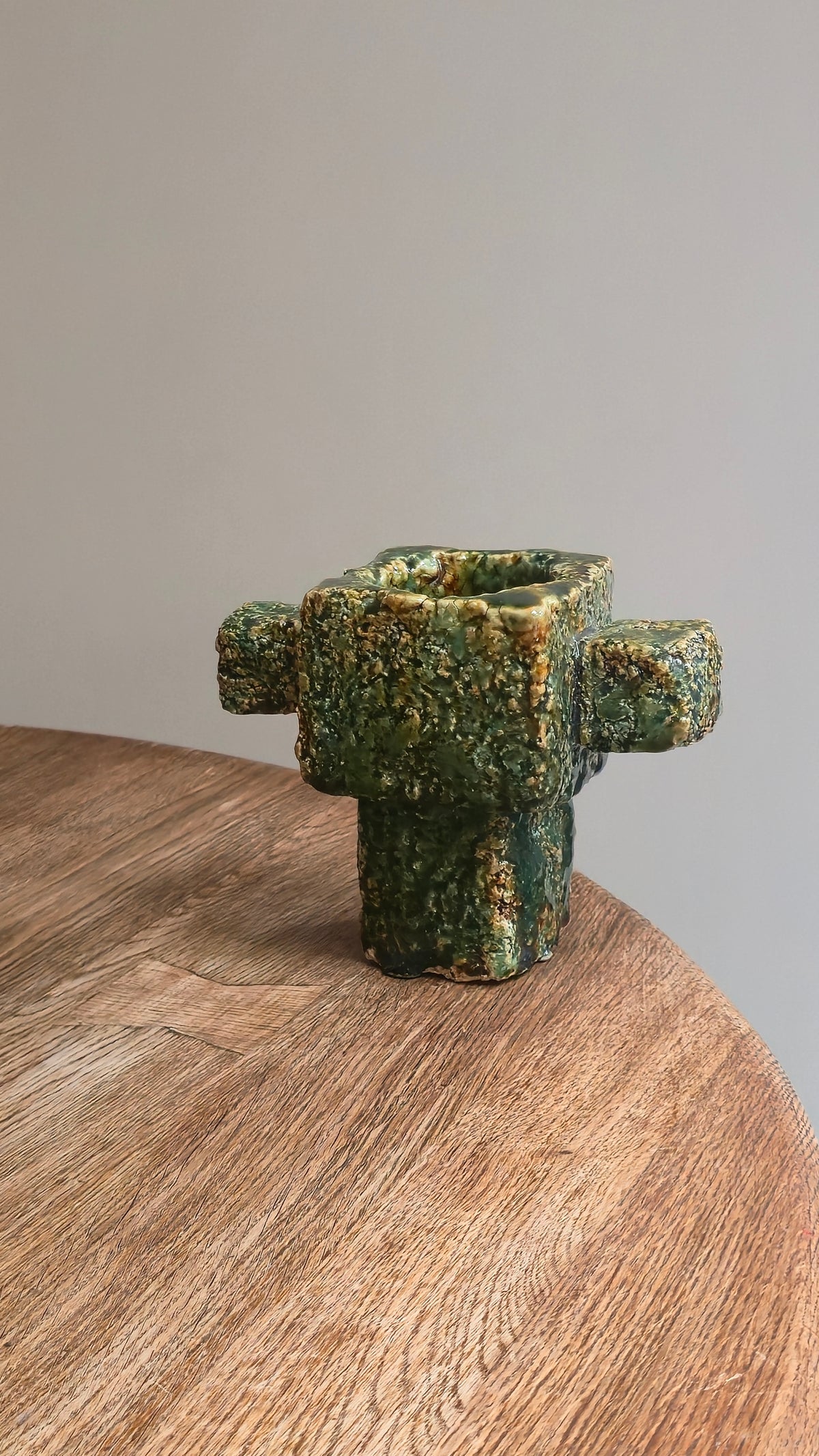 Pot à oreilles numéro 3 par Alice Trescarte