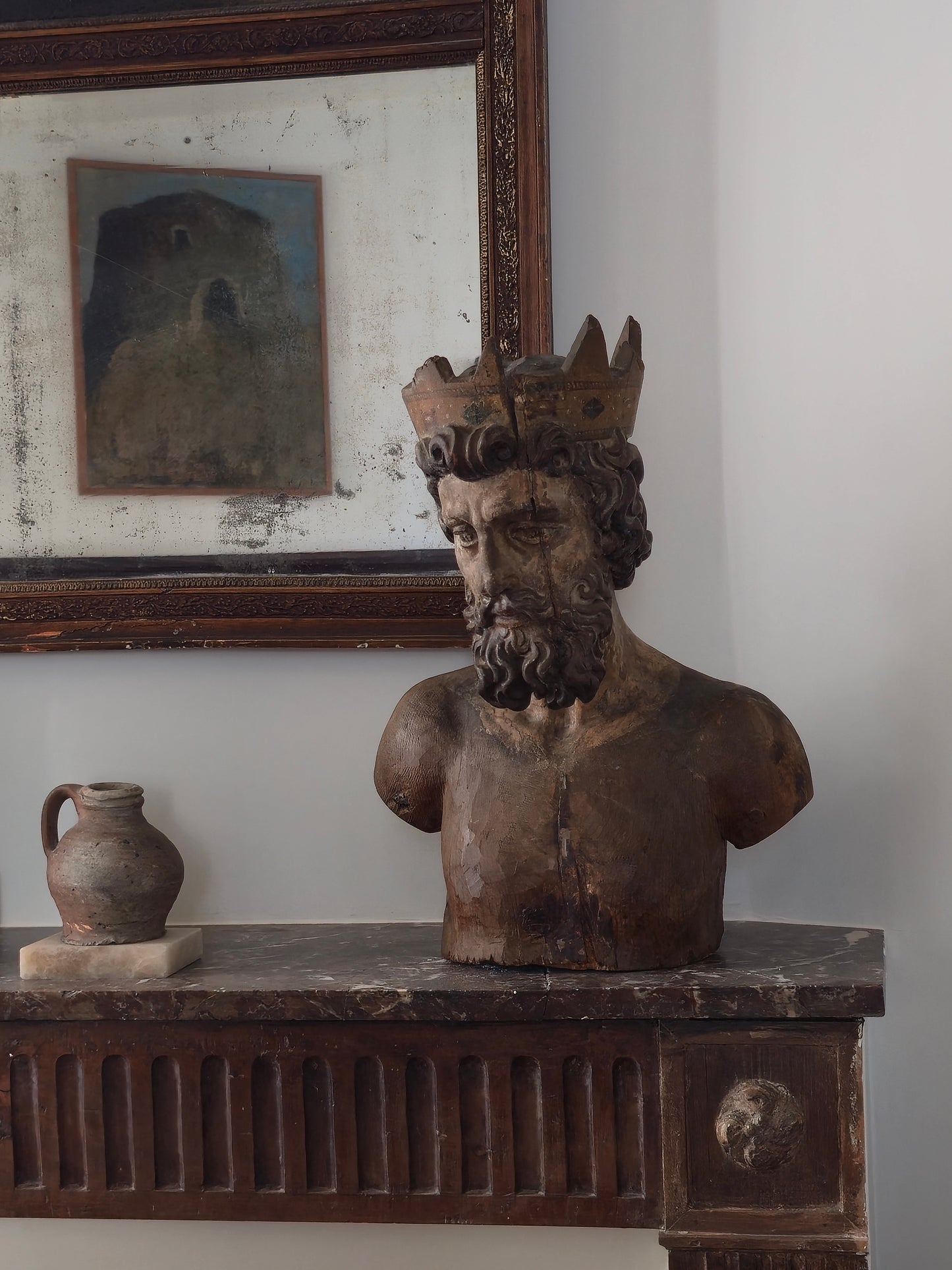 Carved wooden bust, King Samomon, High Period