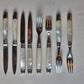 Couteaux et fourchettes en argent et nacre